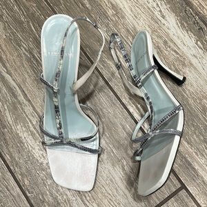 Vera Wang Heels Size 6W